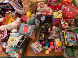 Donation and Gifts to Honeypot House for Christmas.