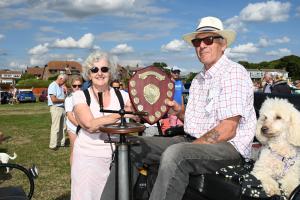Cindy Edge presents the Roy Edge Shield to VIG1899, a Bruton Voilurette type D.