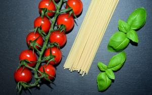 Cherry Tomatoes, pasta and basil