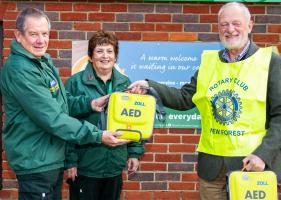 DONATION OF A DEFIBRILLATOR TO LYNDHURST FIRST RESPONDERS.