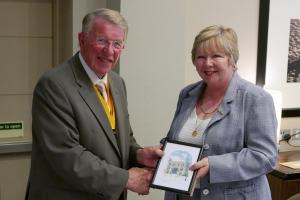 Sandie Griffiths receives token of thanks from JVP Colin Mclean