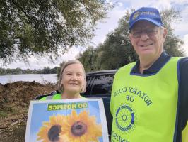 Members of Windsor St. George Rotary Club supporting Thames Hospice