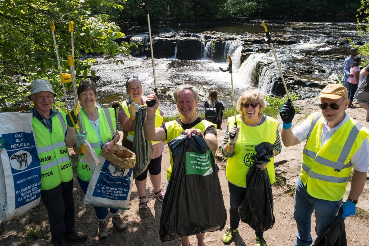 Aysgarth Falls volunteer litter picking - Wensleydale Rotarians after litter pick