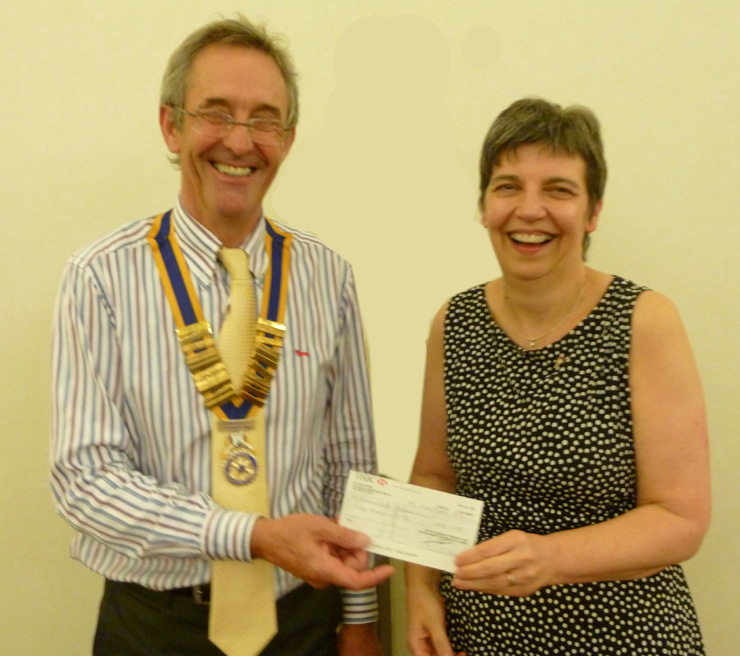 Rotary-Club-of-Southport-Links-and-queenscourt-hospice-John-Doyle-and-Dr-Karen-Groves
