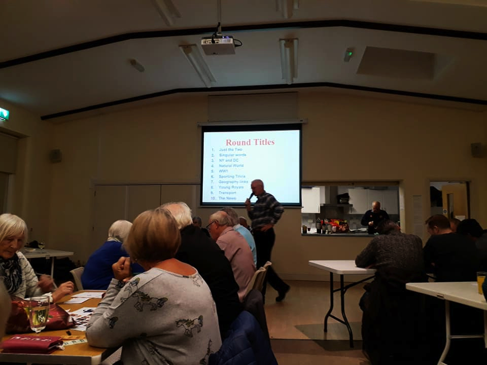 Rotary Club of Clevedon Yeo Quiz 2018 Quizmaster Rob in action