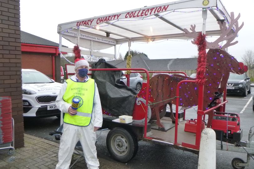 Santa's Sleigh outside Iceland