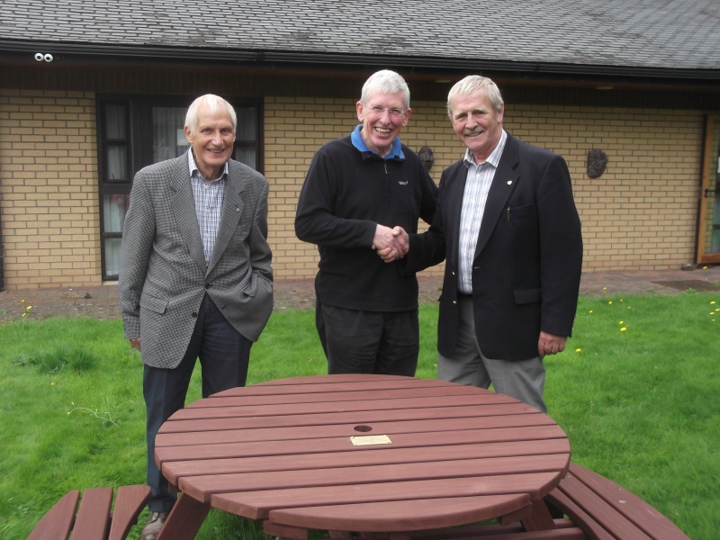 Presentation of Garden Furniture by Rotary Club of Braids to Milestone House.