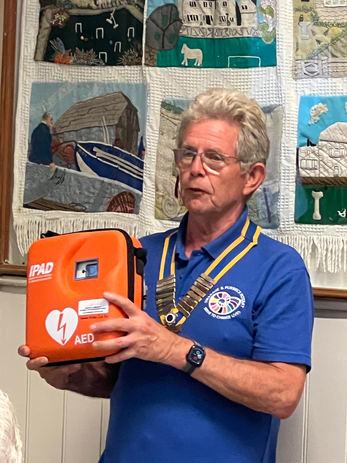 IPP Chris shows off the new Defib unit!
