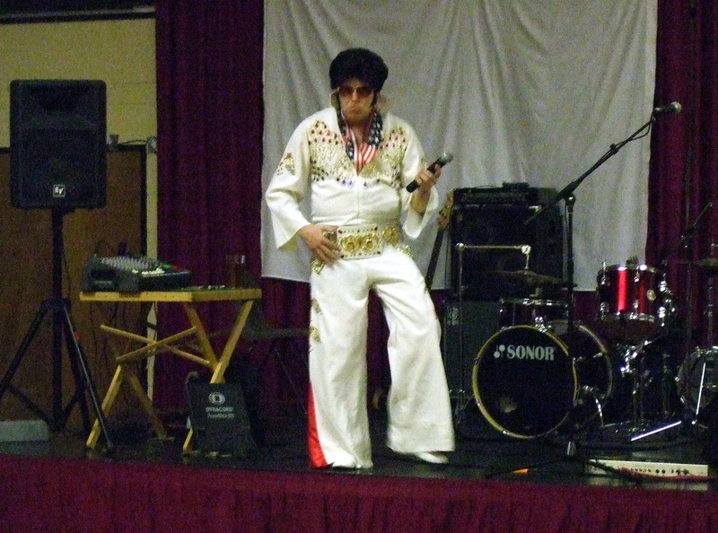 2009 (6th) Lostwithiel Charity Beer Festival - (4) Lostwithiel Charity Beer Festival Elvis Entertainer