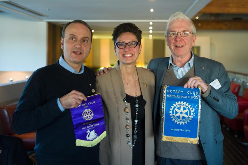 Visit by Rotary Club Prato  - The traditional exchange of Pennants between clubs