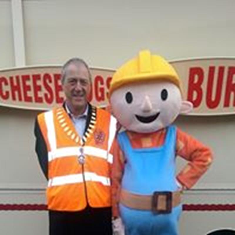 Kids Out at the Mart 2017 - Bob the President and Bob the Builder