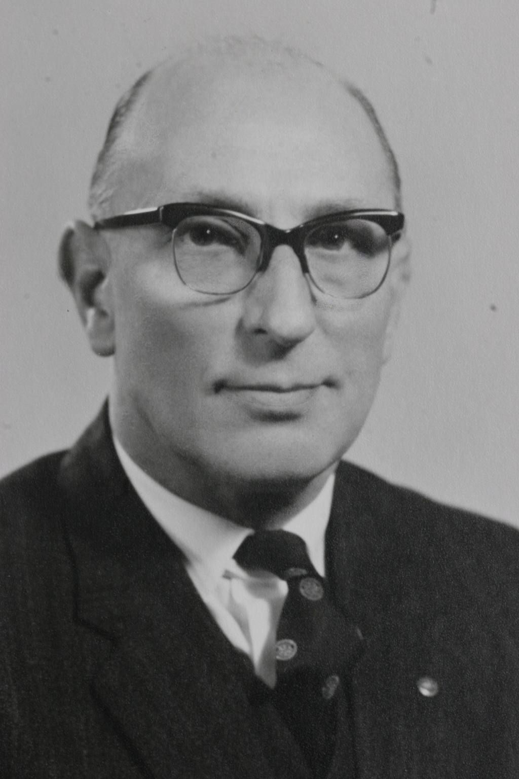 Past Presidents 1960-1969 (click here) - Dudley G. H. Keen 1964/5