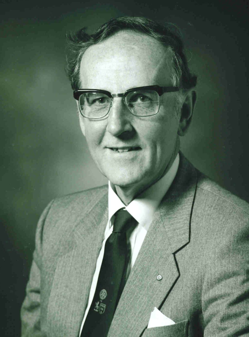 Past Presidents 1980-1989 (click here) - Robert. G. Knowles 1989/90