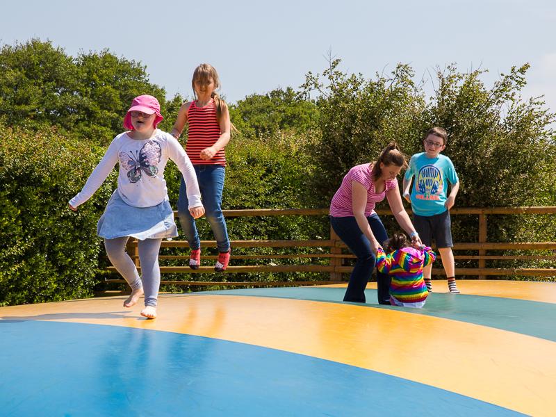 KidsOut Day 2015 - Who can bounce highest?