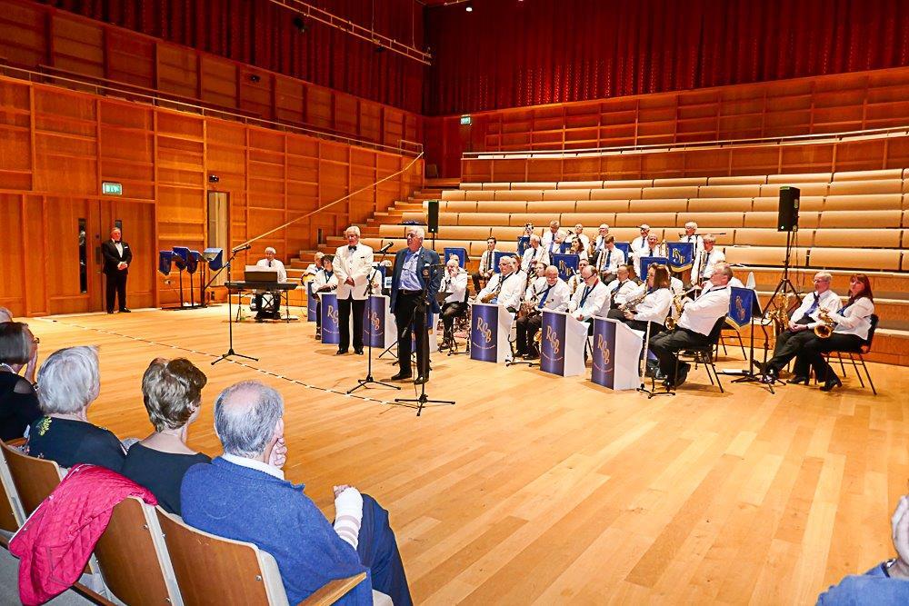 District Conference - Sept 2019 - DG Don Soppitt thanks the band for the rousing concert