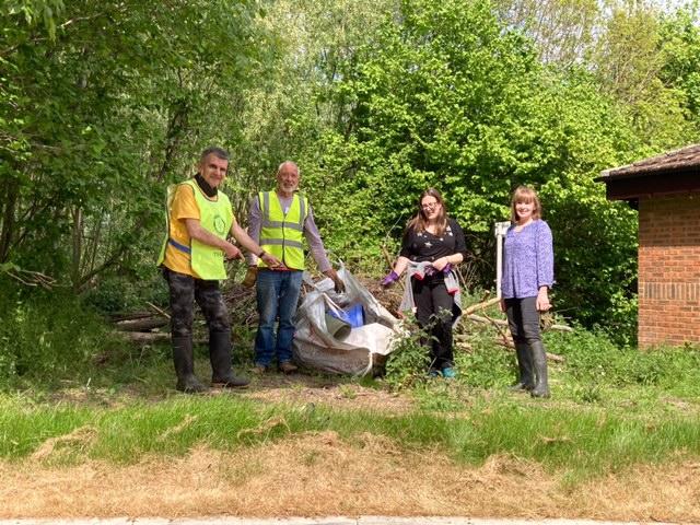 River Thame clean up - Day 1