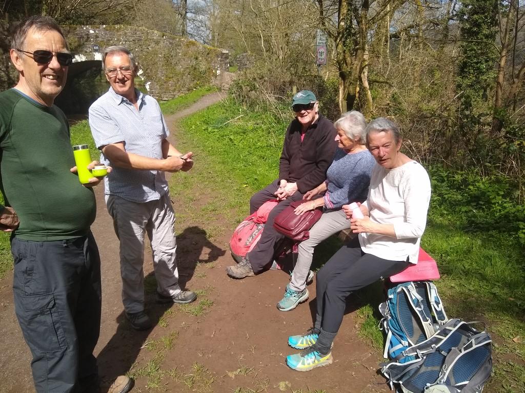 Having fun - A walk from Crickhowell along the Usk to Glenusk and back along the canal