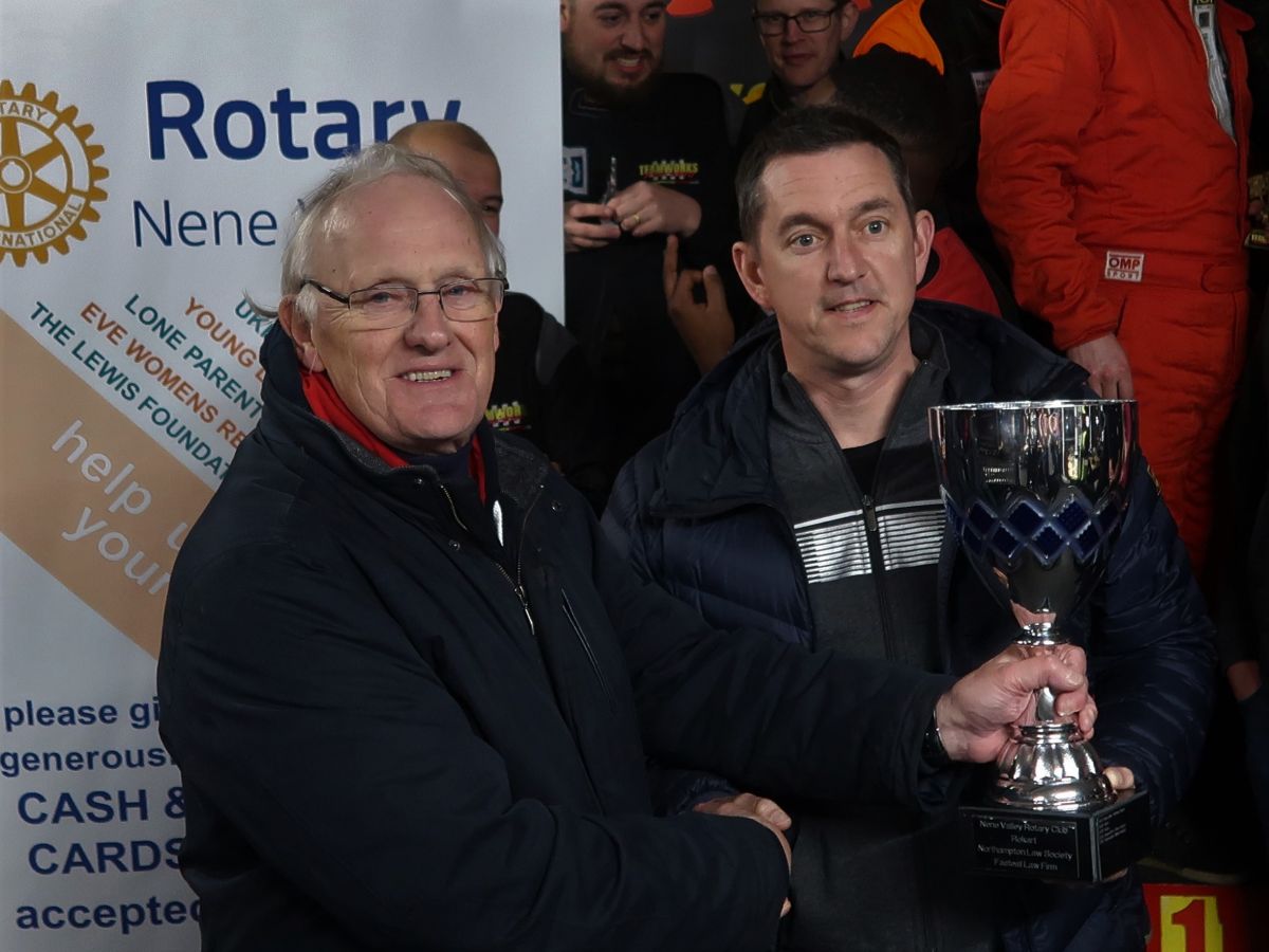 RoKart 2023 - Npton Law Society
Neil Hufton presenting the 'fastest law firm trophy to Danny Roberts