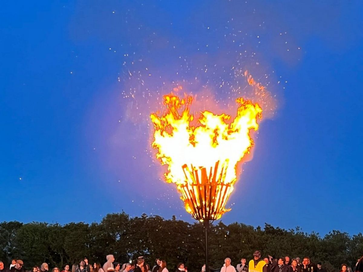 THE QUEENS JUBILEE Tribute Fire Beacon - 