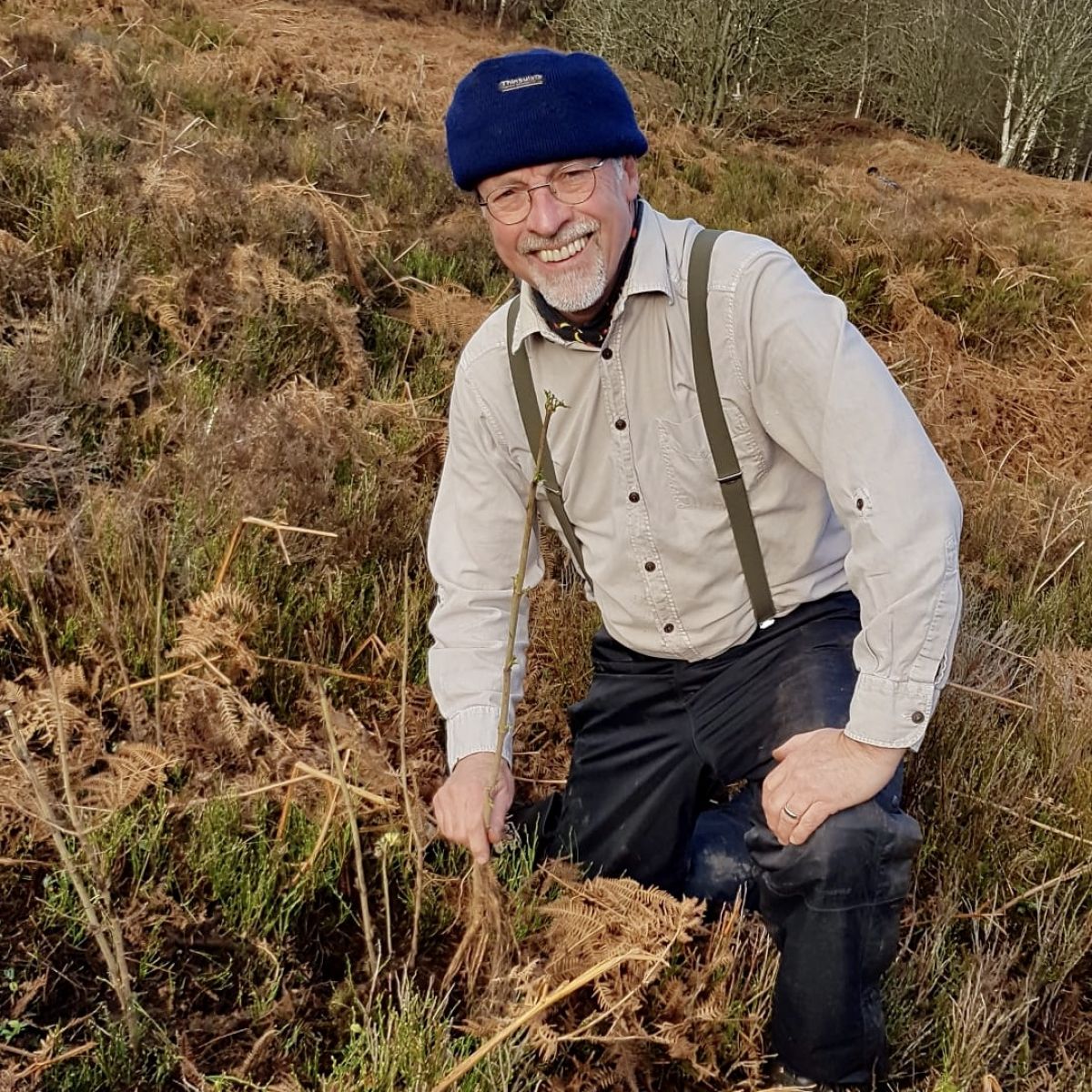 Carbon Offset Tree Planting - Peter a Rotarian and Eastern Moors Volunteer planting Hawthorn