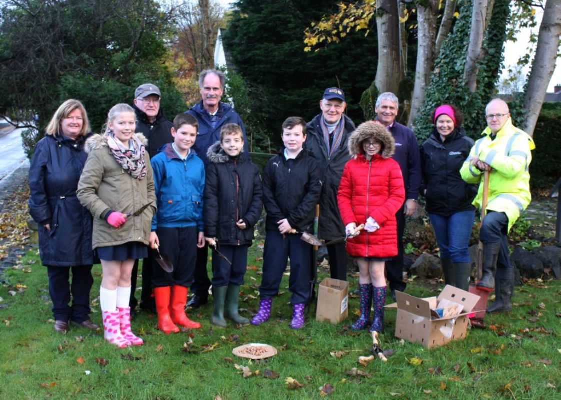 The Rotary Foundation - Ballynure Primary School Pupils, Rotarians and local Residents ready to Dig.
