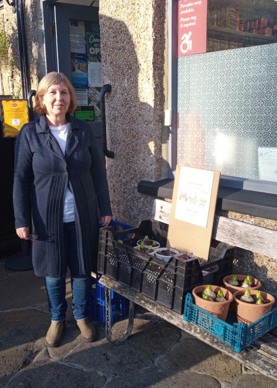 Hyacinth sales help from the community - 