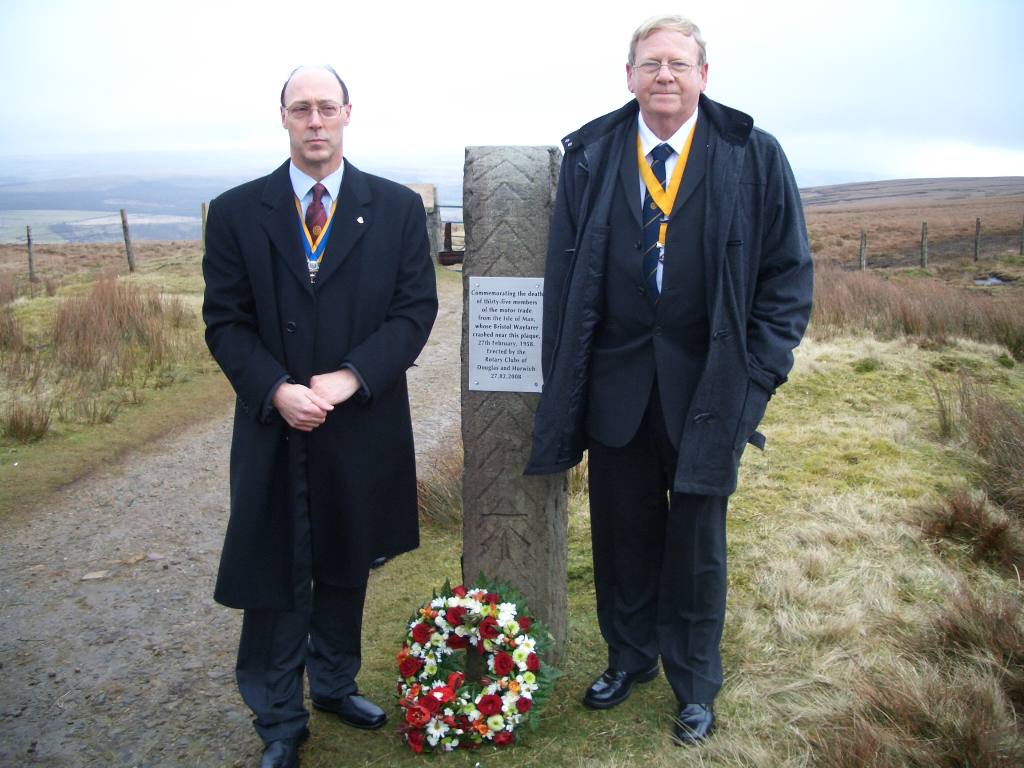 Winter Hill - President Geoffrey Pearson (Horwich) & Vice President John Davies (Douglas) 27/2/2008