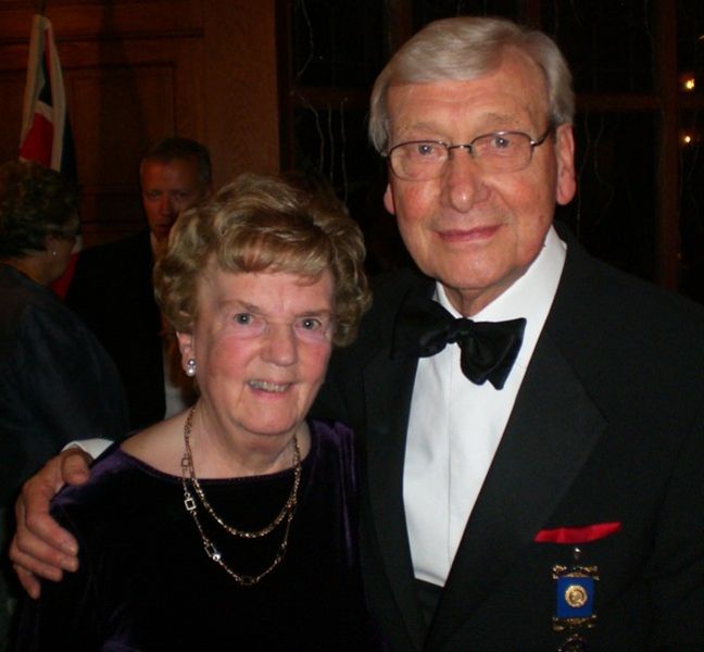 PRESIDENT'S NIGHT 2010 - Toastmaster Rtn John Robinson and his wife, Joan.