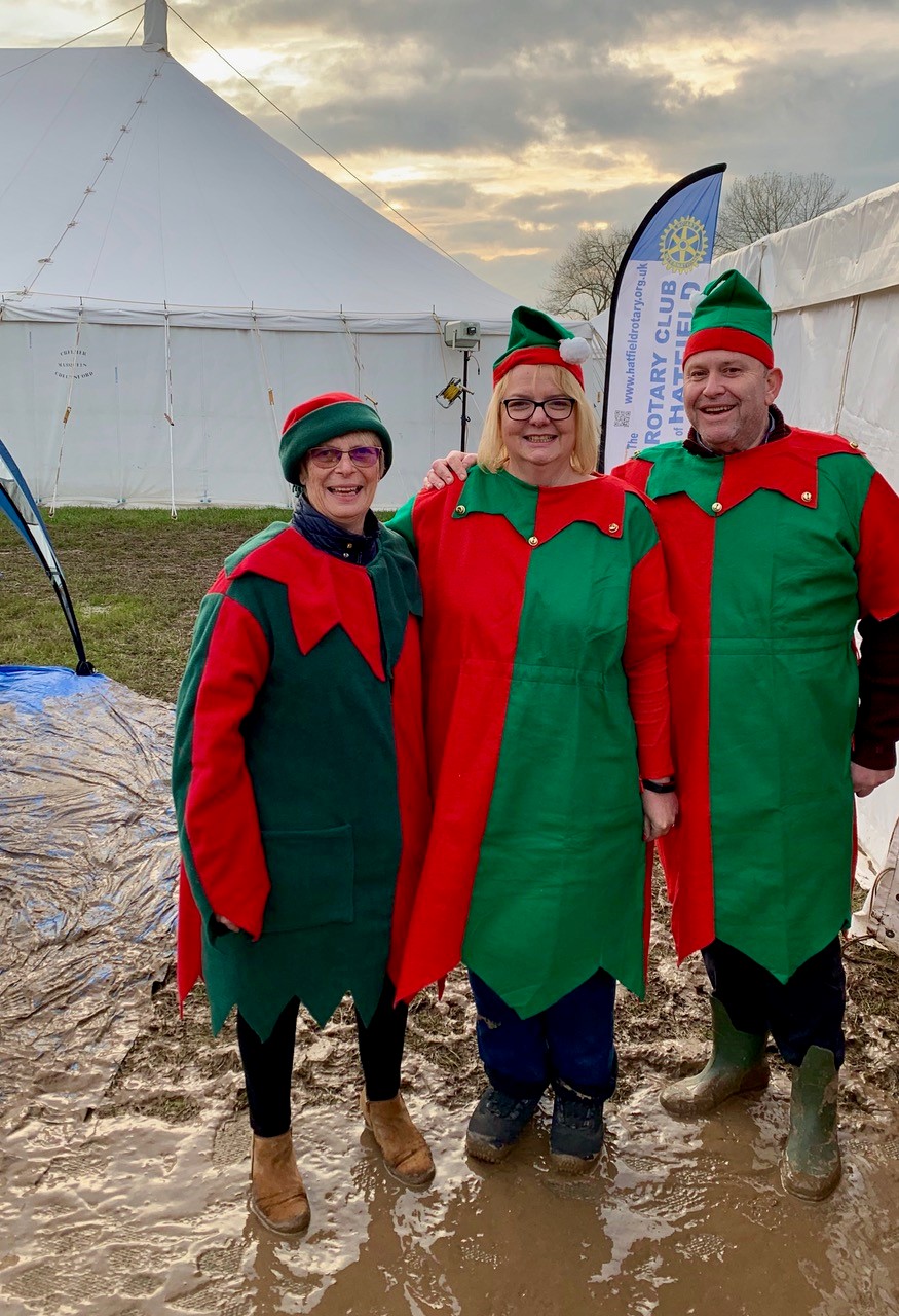 Hatfield at the Aldenham Country Park Frost Fair - a couple of tunes -
“Three Little Elves from School are we”
“mud, mud glorious mud”