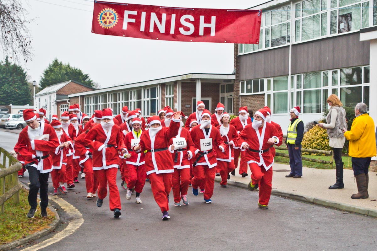 Our First Santa Fun Run - ....and off they go