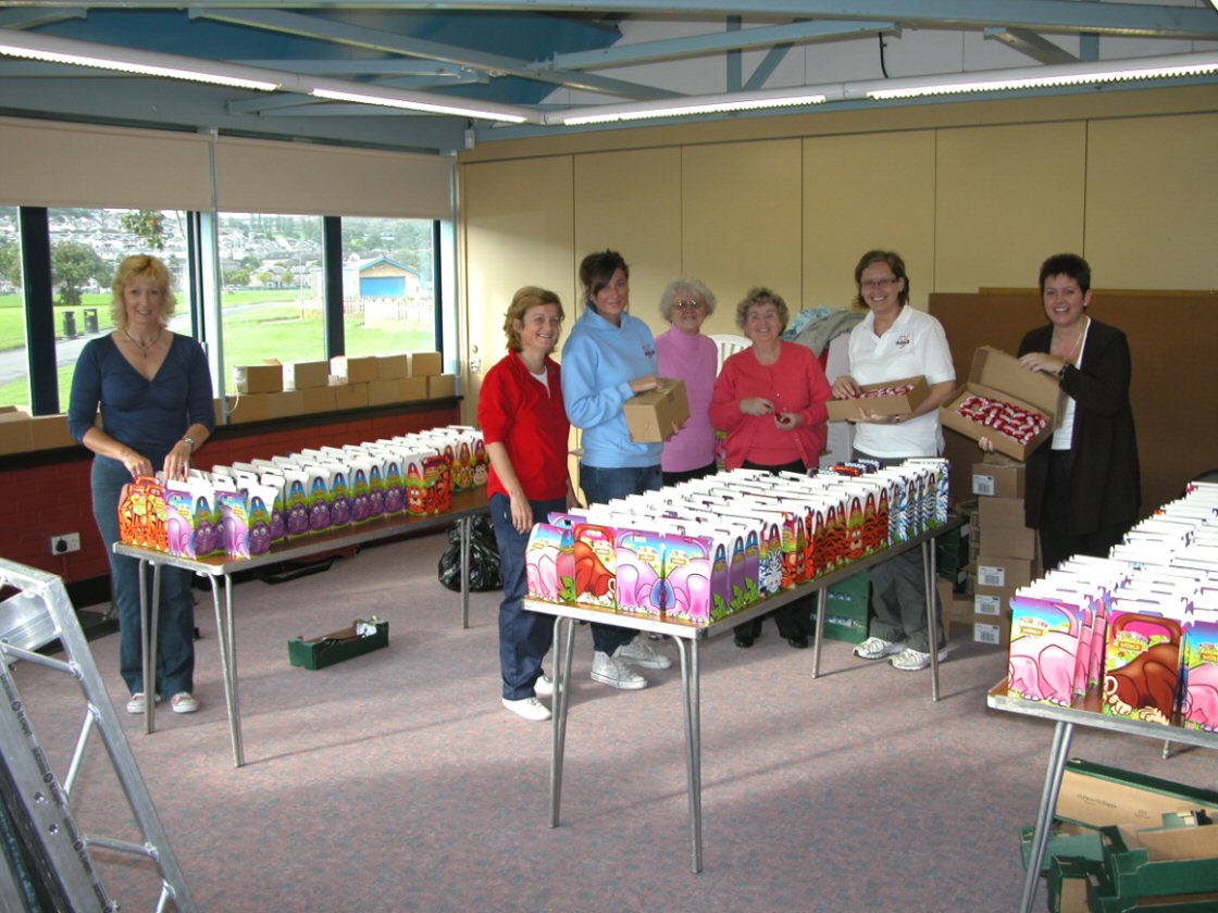 Opportunity Walks 2008 The Support -  The Ladies preparing the Gift Boxes