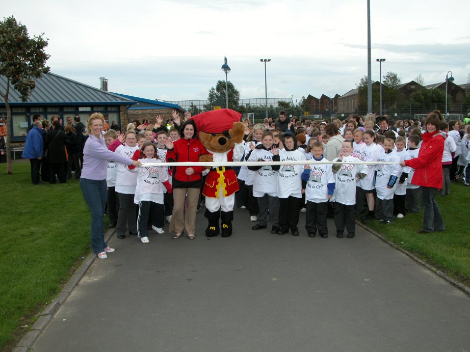 Opportunity Walks 2008 The Children - The Starting Line with Clyde the Funworld  Mascot.
