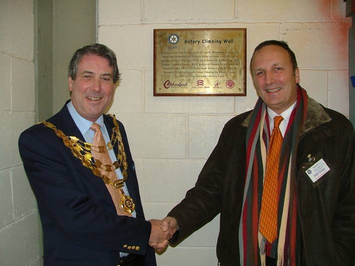 Visit of RIBI President Ian Thomson 2008 - Ian meets Past President Phil Grigg who was in the chair when the Wall was installed