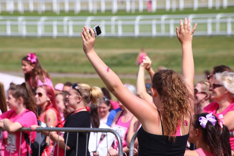 Race for Life 2015 raise Â£256,000 - Epsom-5164