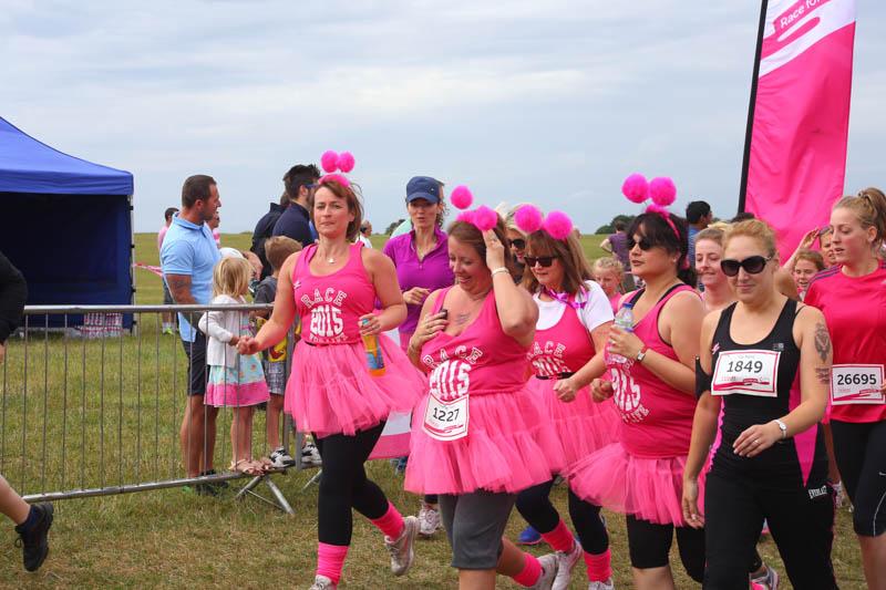 Race for Life 2015 raise Â£256,000 - Epsom-5235