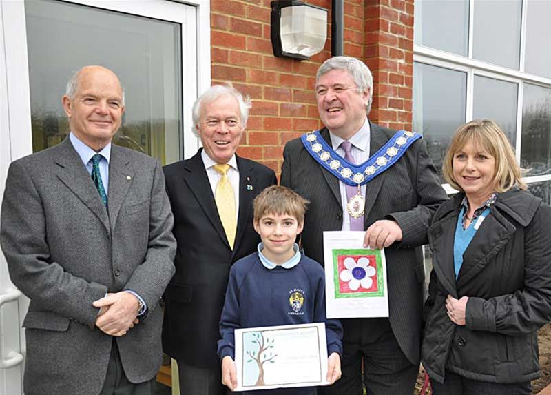 2-7 February 2011 - Town Council Signature Flower Bed Design Competition awards presented - St Mary's School winner Toby Heard with Amersham Rotarian Anthony Merritt, Amersham Rotary Club President Chalmers Cursley, Town Mayor Cllr Martin Phillips and Cllr Ros Aitken.
