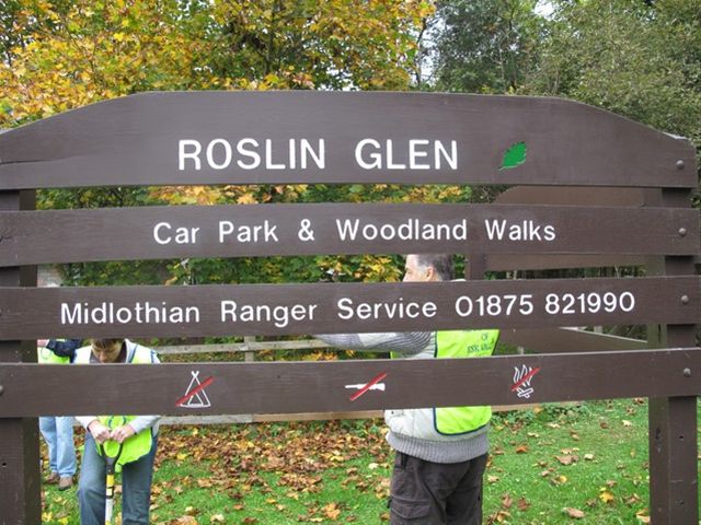 Esk Valley Rotary Focus On The Crocus At Roslin Glen - 