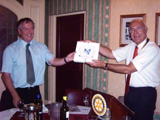 2008-09 Presidential Handover - President Ian present IPP Jim with PP Plate and  Medal