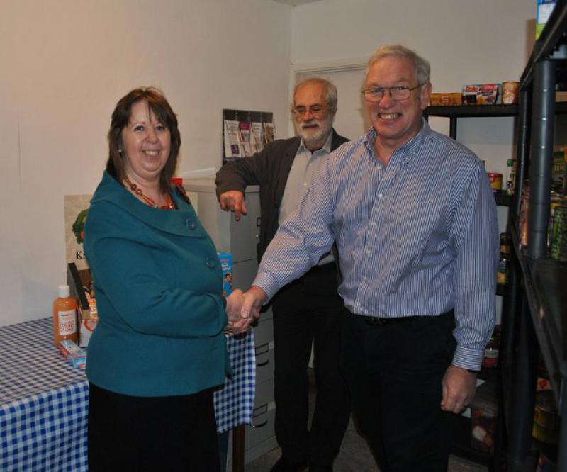 We support Knighton Food Bank with Ludlow RC - Firm handshake and thank you!