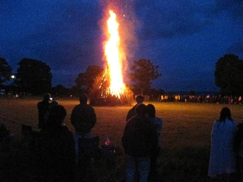 Lighting of Hungerford's Jubilee Beacon - 