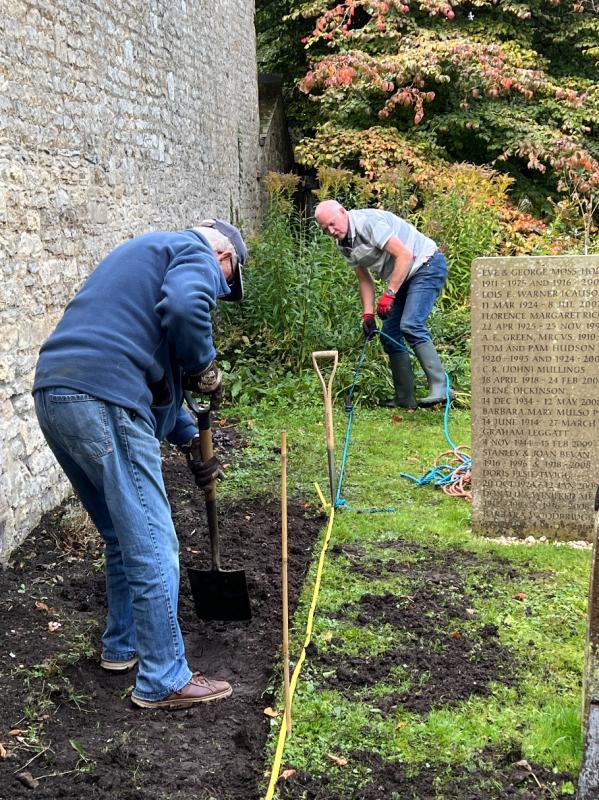 Rotary supports Clean & Green Initiative for the Cotswolds - 