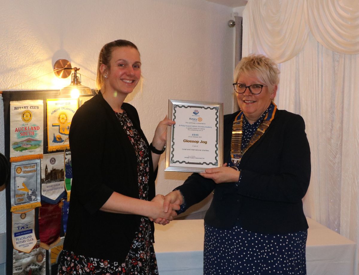 Rotary Jog Presentations - President Gill presents the certificate to Leanne Urquhart
