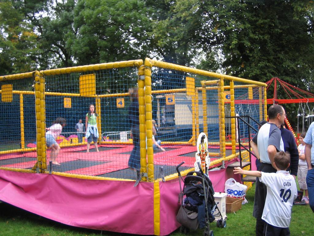 Heaton Moor Park - all the fun of the fairground