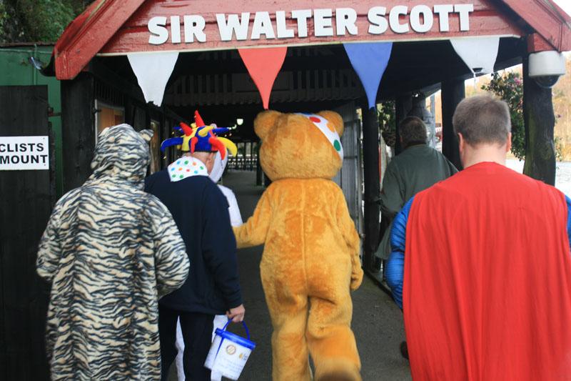 Children in Need 2014 - This way to the Walter Scot