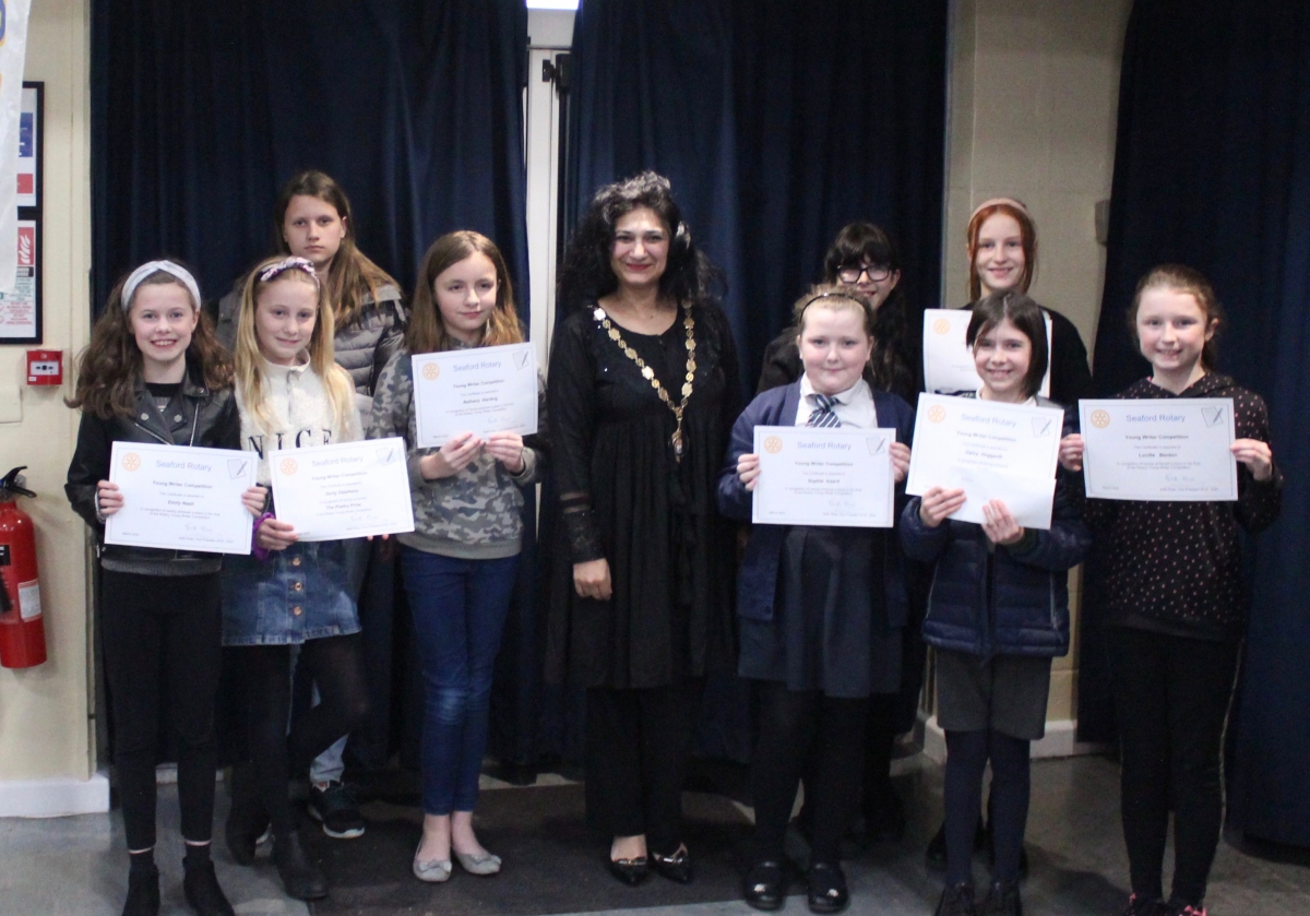 Young Writers Competition 2019 2020 - Seaford Mayor Nazish Adil with winners of Seaford Rotary Young Writers Competition 