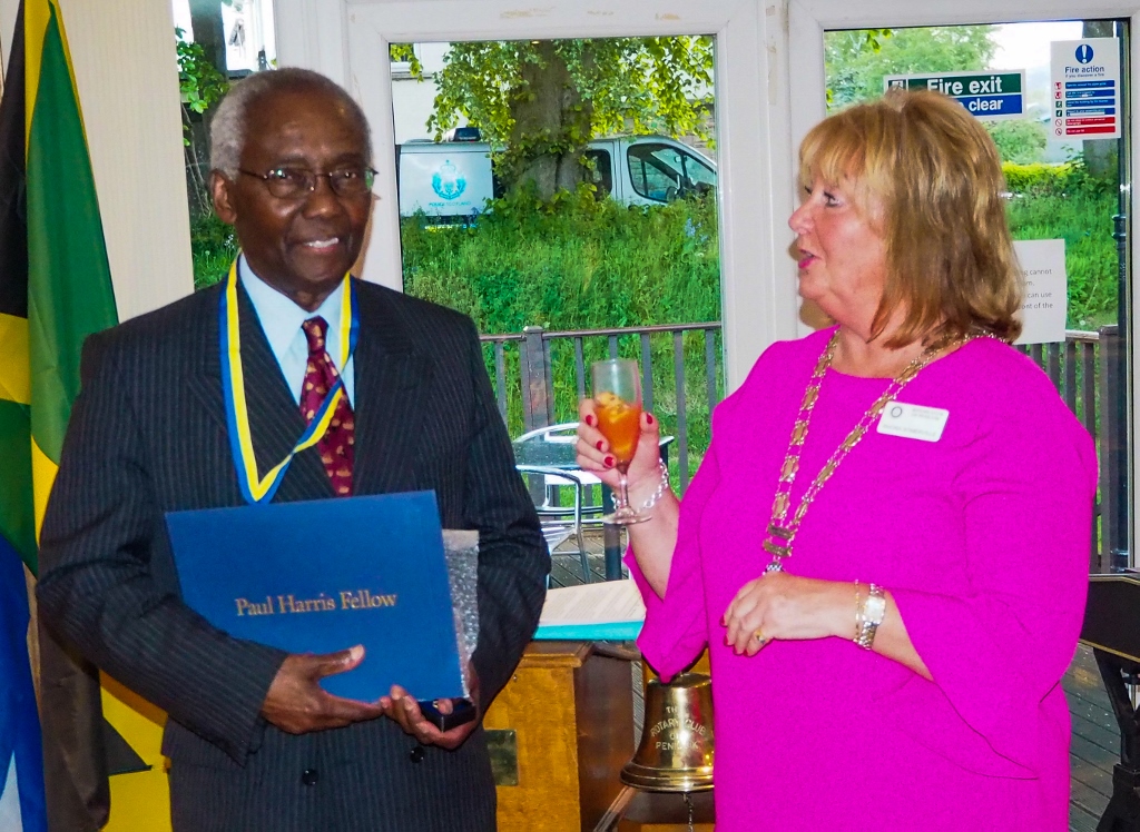 Award of Paul Harris Fellowship to Sir Geoff Palmer OBE - Paul Harris Fellowship