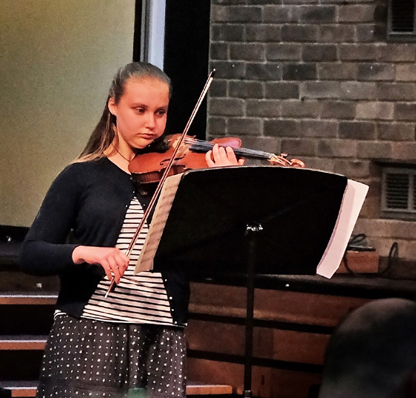 FINAL - SOUTHERN COTSWOLDS ROTARY YOUNG MUSICIAN COMPETITION, 2016 - Westonbirt School playing violin,