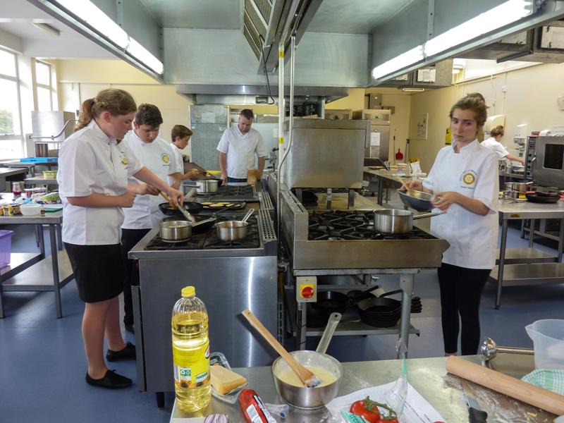 Young Chef 2014 - Kitchen r