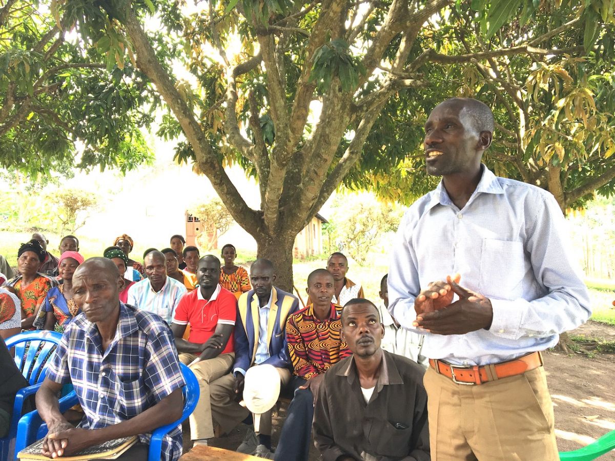 Success stories from Mubende - Member of Nkomazambogo Farmers Group telling us about the benefits microcredit has brought to him