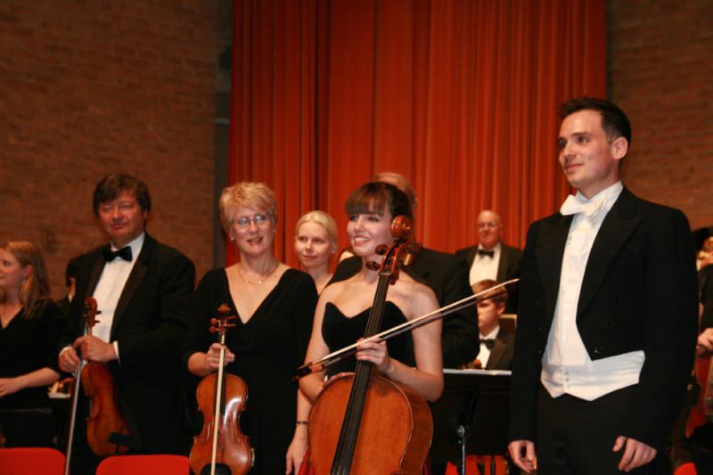 Nov 2013 West Road Concert Hall - Olivia - Olivia, Orchestra Leader Julia Frape and Conductor Robert Hodge